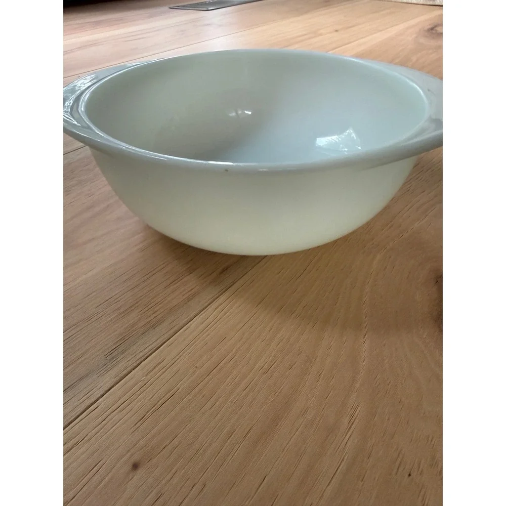 Vintage Pyrex White Milk Glass Mixing Bowl #402, 1.5 Quart, Corning USA